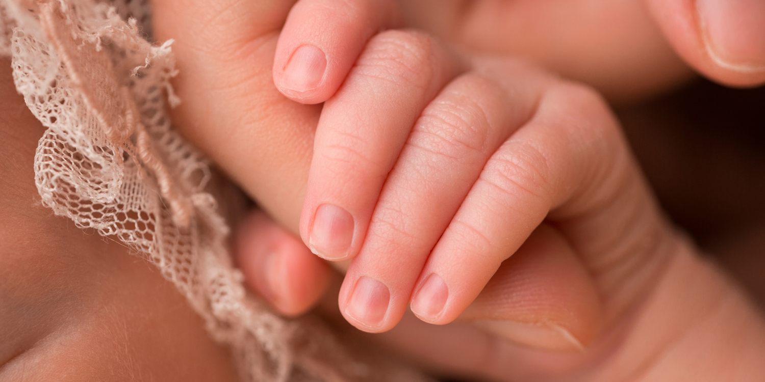 Nail Clippers vs Electric Nail Trimmers: What to Choose for Baby