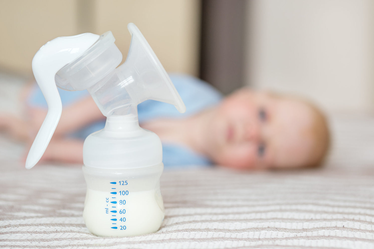 Manual and Electric Breast Pump Pros and Cons: Which is the Better Option?