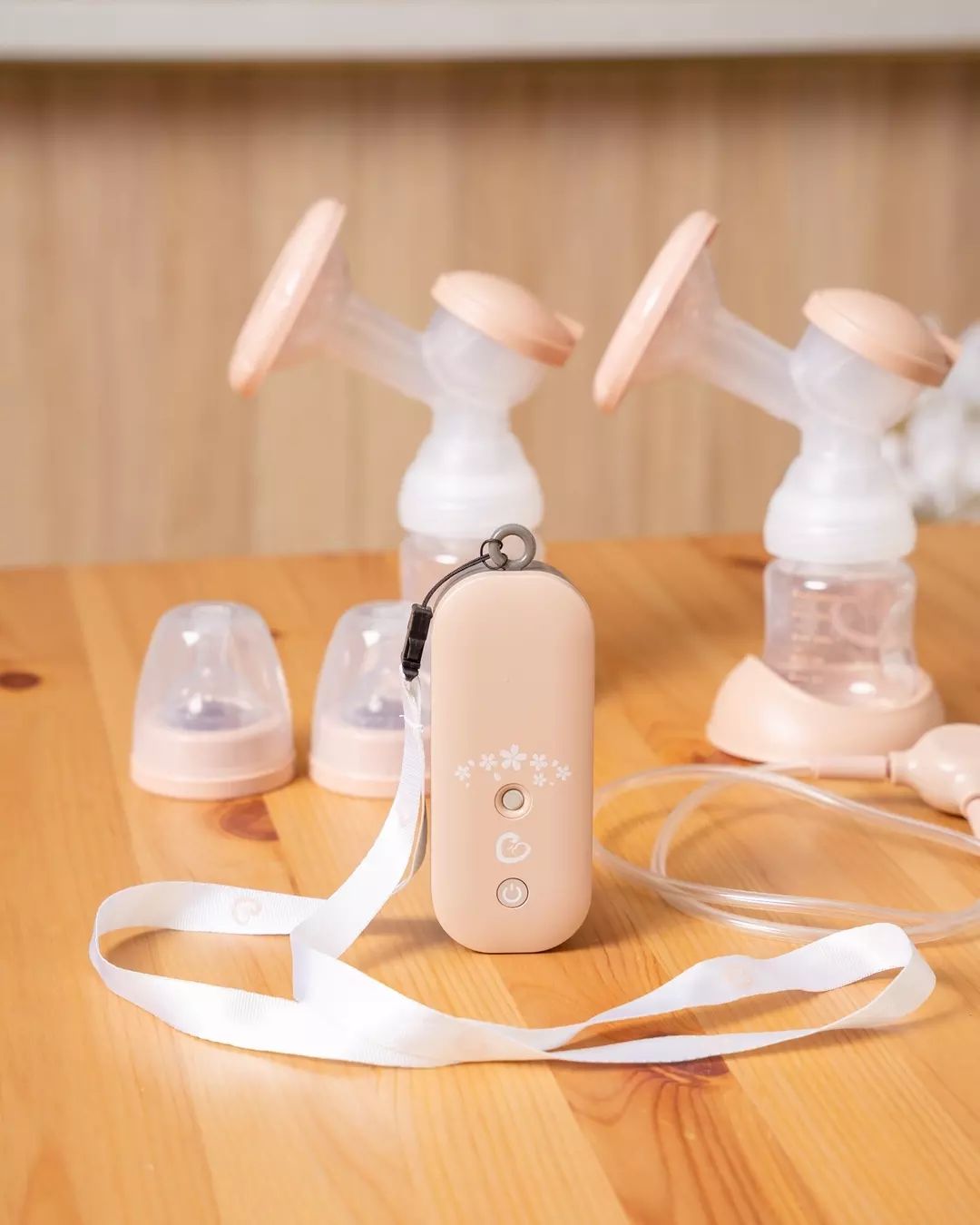 A Breastfeeding Mum's Guide To Replacing Breast Pump Parts | Eonian Care