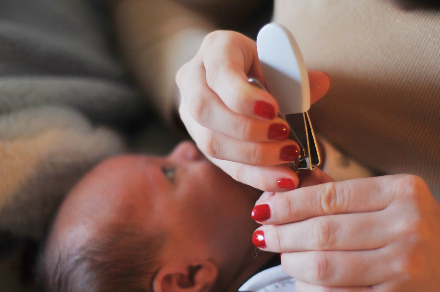 How to Cut a Newborn’s Nails Safely?